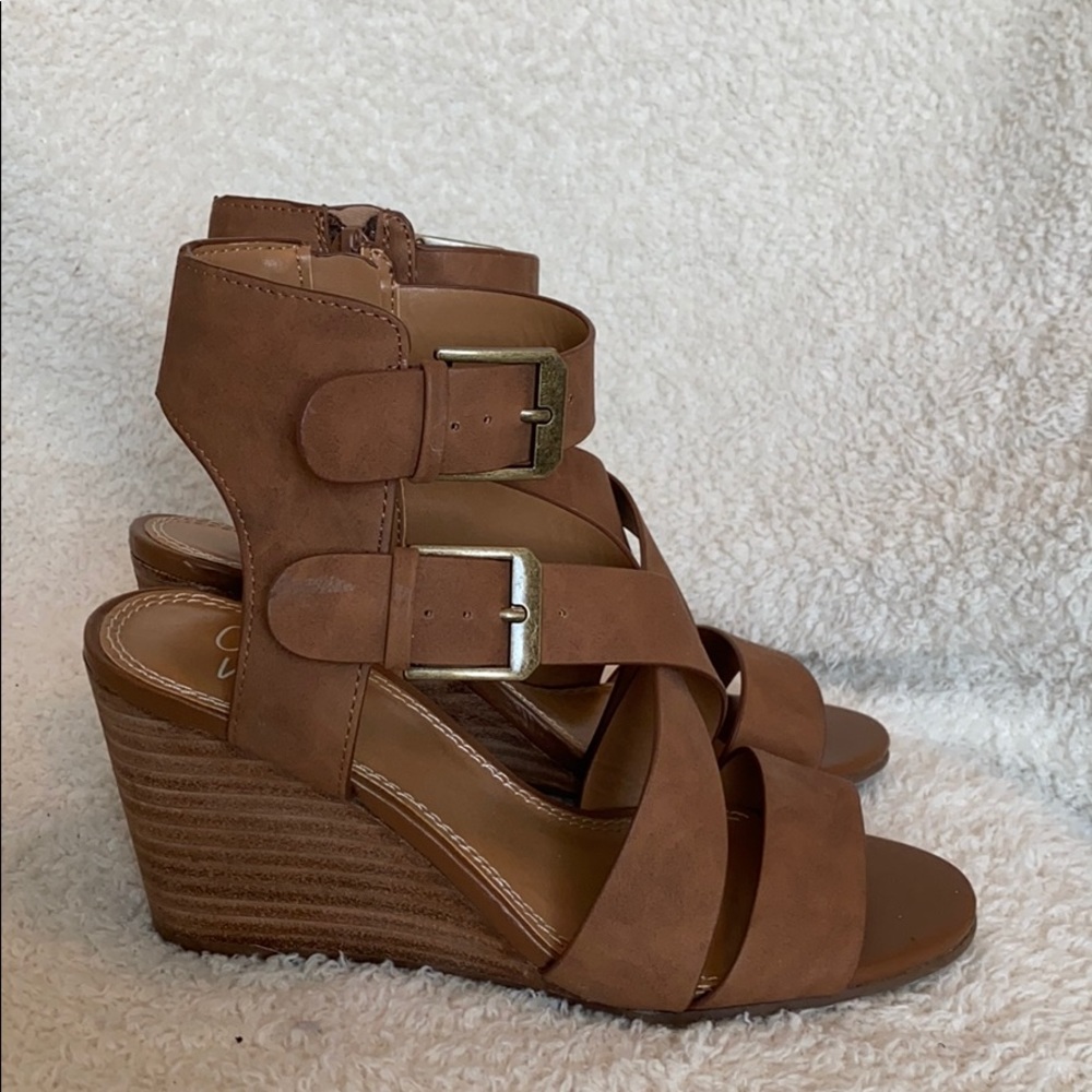 Cute Fall Wedges - Picture 2 of 6
